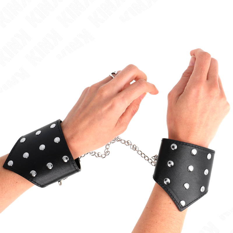 KINK justerbara handledsband i svart med kedja