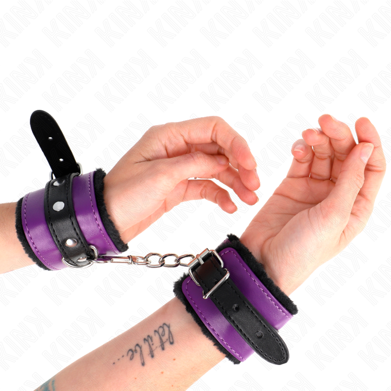 KINK premium handledsband med päls i svart och lila