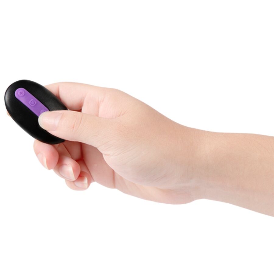 SHEQU Julian Dildo med klitorisstimulator och vibration 16 cm