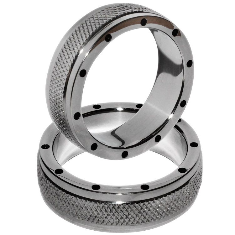 METAL HARD - Metallring för penis och testiklar 50 mm