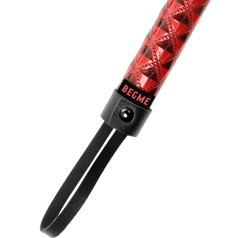 BEGME - RÖD EDITION VEGANSK LÄDER FLOGGER