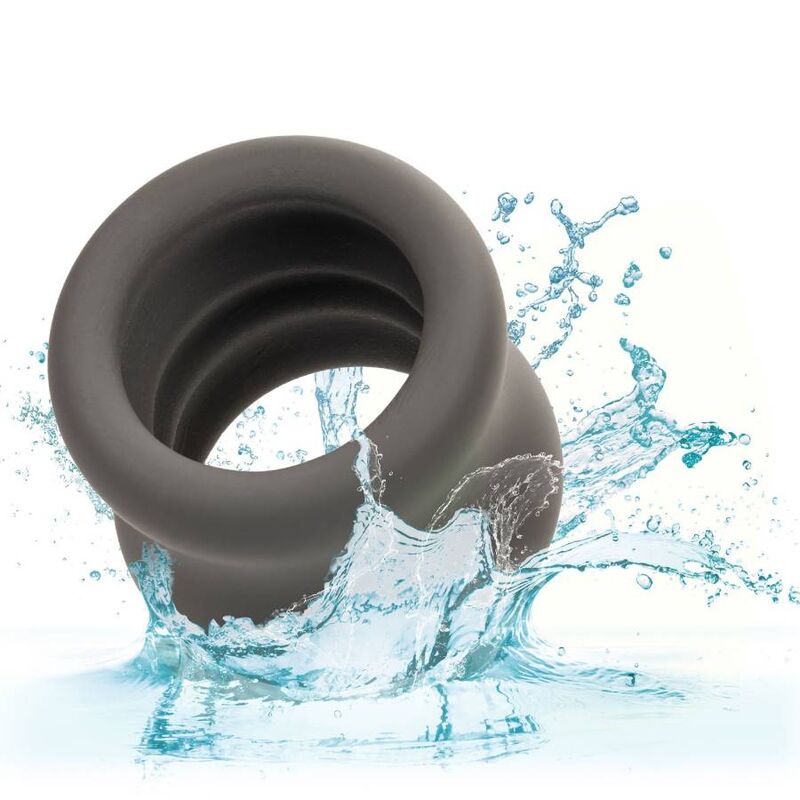 CalExotics Alpha Scrotum Stretching Ring i svart