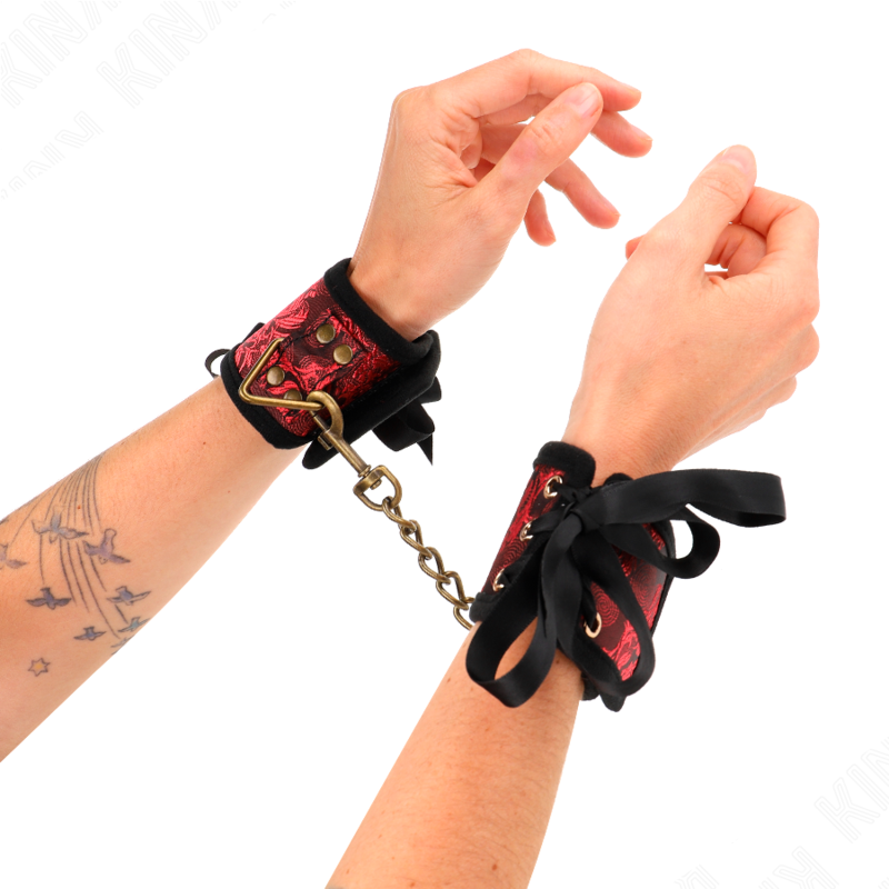 KINK - Handledsrestriktioner Röd-Svart Spetsdetaljer 24,5 cm x 6,5 cm