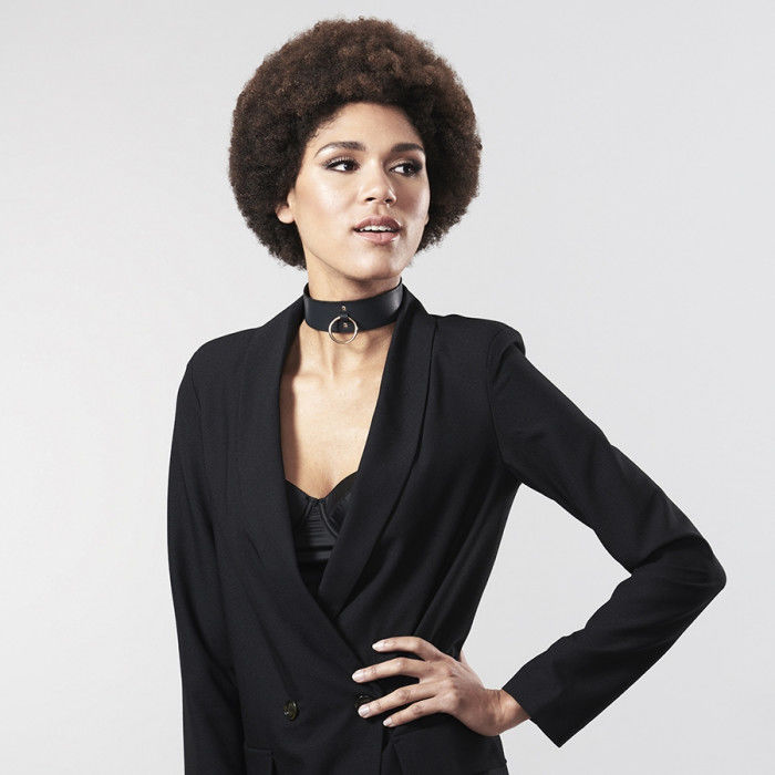 BIJOUX INDISCRETS MAZE - Svart halsband med rem